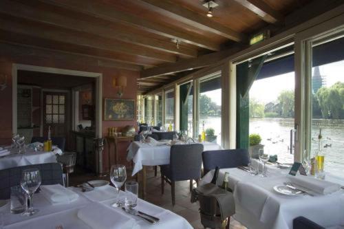 Hotel Restaurant 'T Jagershuis Ouderkerk aan de Amstel Étterem fotó
